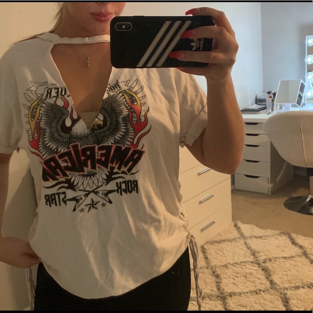 White v neck t shirt with lace up sides